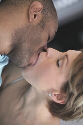 Так черного члена хочется!