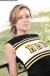 Неужели и у тебя мужика нет?