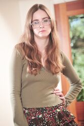 А можно я сделаю вид, будто я стесняюсь!