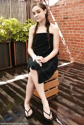 Даже Саша Грей умеет подчиняться!