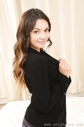 А ты наверное думал я трусики сниму и свою сладкую писечку покажу?