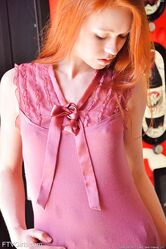 Я сейчас буду с писькой играться. Посмотреть не хочешь?