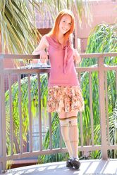 Я сейчас буду с писькой играться. Посмотреть не хочешь?