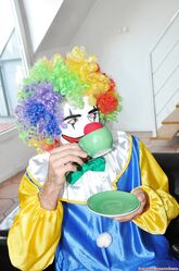 Вам что здесь, цирк?