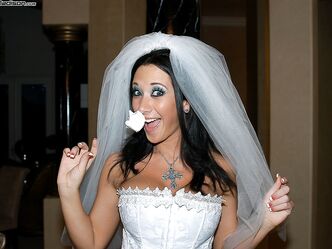 Голая невеста