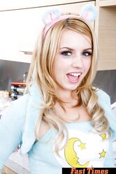 Разве такой как я место на кухне?