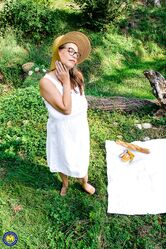 Надеюсь меня тут кто-нибудь застукает и выебет