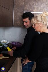 Ты готов меня ублажить?