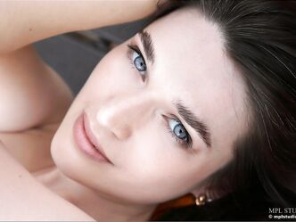 Вот этой миленькой дырочкой, я могу любым мужиком повелевать!