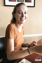 Она моя королева а не шлюха!